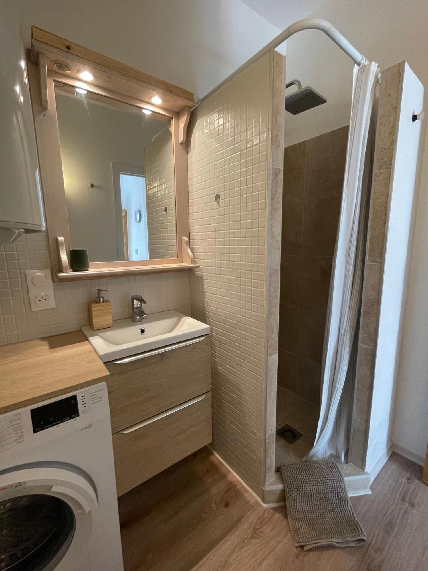 Cosy Studio - Place Du Figuier Борм-ле-Мимоза Екстериор снимка