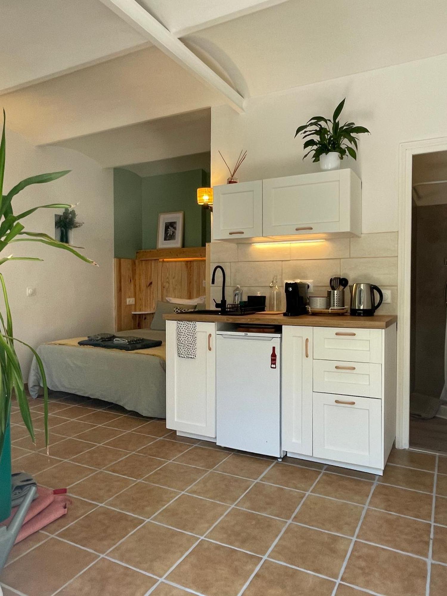 Cosy Studio - Place Du Figuier Борм-ле-Мимоза Екстериор снимка